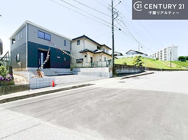 周辺環境や、お客様のご希望に合った物件も一緒にご案内を致します。住宅ローンアドバイザーによるご相談も承ります。当社はお問い合わせに即対応します!お待たせしません!
