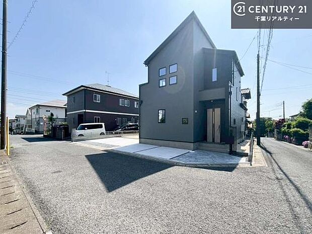 周辺環境や、お客様のご希望に合った物件も一緒にご案内を致します。住宅ローンアドバイザーによるご相談も承ります。当社はお問い合わせに即対応します!お待たせしません!