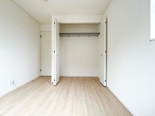 住空間をすっきり使うためには必須ポイントの収納スペースですよね。是非現地でご確認ください!(施工例)