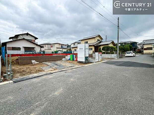 周辺環境や、お客様のご希望に合った物件も一緒にご案内を致します。住宅ローンアドバイザーによるご相談も承ります。当社はお問い合わせに即対応します!お待たせしません!