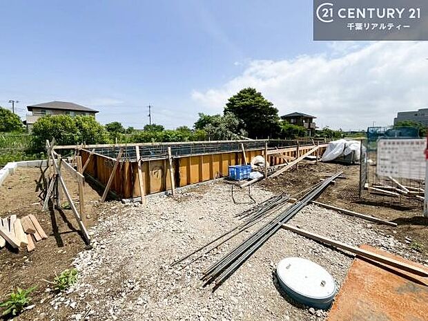 建築途中だからこそ分かる構造のしっかりさ。完成後は理想の住まいとしてお迎えします。これから仕上がる内装にも注目!新生活が楽しみになる住まいです。