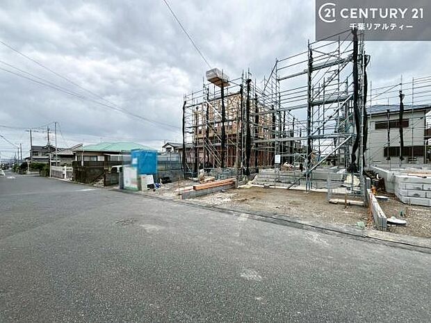 周辺環境や、お客様のご希望に合った物件も一緒にご案内を致します。住宅ローンアドバイザーによるご相談も承ります。当社はお問い合わせに即対応します!お待たせしません!