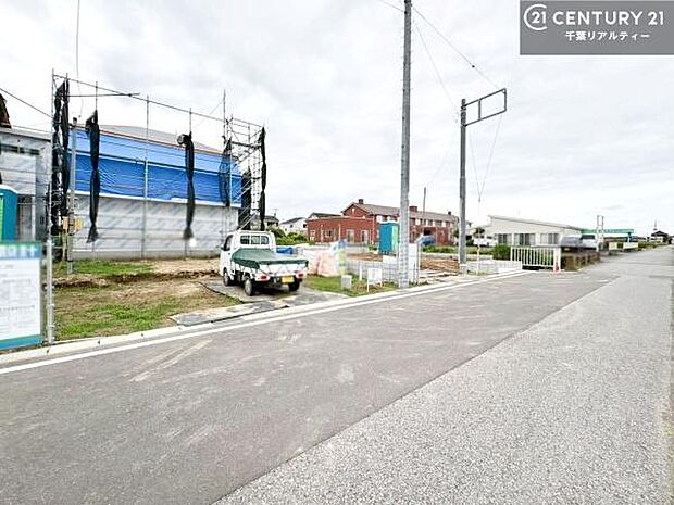 周辺環境や、お客様のご希望に合った物件も一緒にご案内を致します。住宅ローンアドバイザーによるご相談も承ります。当社はお問い合わせに即対応します!お待たせしません!