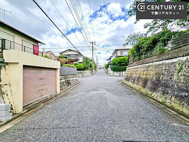 周辺環境や、お客様のご希望に合った物件も一緒にご案内を致します。住宅ローンアドバイザーによるご相談も承ります。当社はお問い合わせに即対応します!お待たせしません!