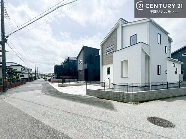 周辺環境や、お客様のご希望に合った物件も一緒にご案内を致します。住宅ローンアドバイザーによるご相談も承ります。当社はお問い合わせに即対応します！お待たせしません！