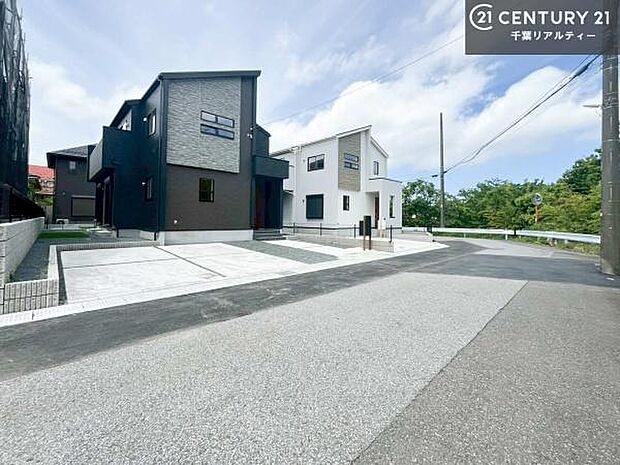 周辺環境や、お客様のご希望に合った物件も一緒にご案内を致します。住宅ローンアドバイザーによるご相談も承ります。当社はお問い合わせに即対応します！お待たせしません！
