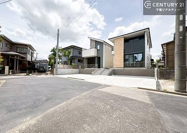 周辺環境や、お客様のご希望に合った物件も一緒にご案内を致します。住宅ローンアドバイザーによるご相談も承ります。当社はお問い合わせに即対応します！お待たせしません！