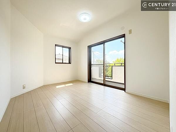 シンプルでレイアウトしやすい洋室は、お子様のお部屋としても最適。成長に合わせて柔軟にお使いいただけます。