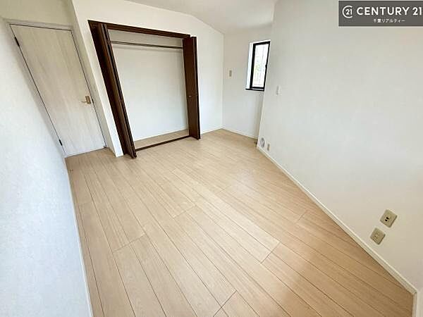 シンプルにデザインされているため、家具を選びません！お気に入りの家具を置いてくつろげる空間を作ることができます。