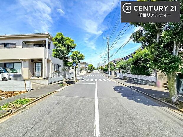 周辺環境や、お客様のご希望に合った物件も一緒にご案内を致します。住宅ローンアドバイザーによるご相談も承ります。当社はお問い合わせに即対応します!お待たせしません!