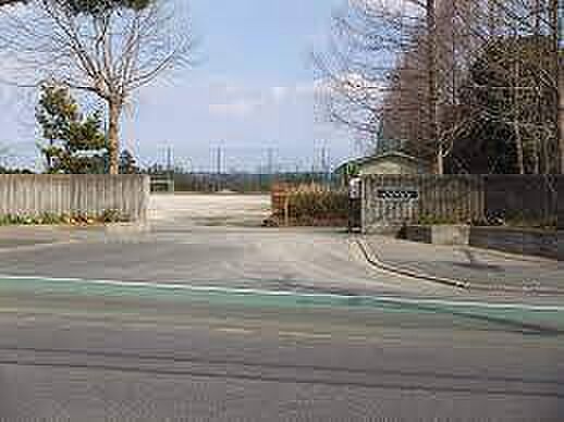 市原市立双葉中学校まで1185m