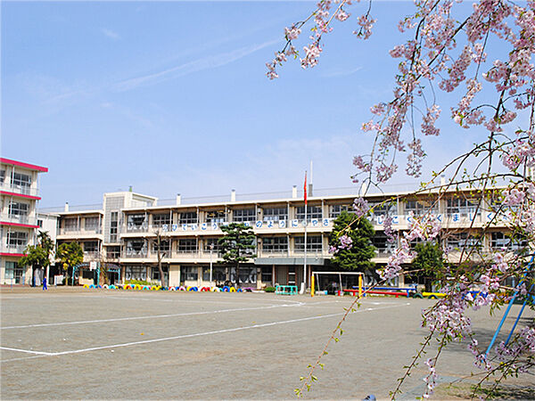 千葉市立本町小学校まで610m