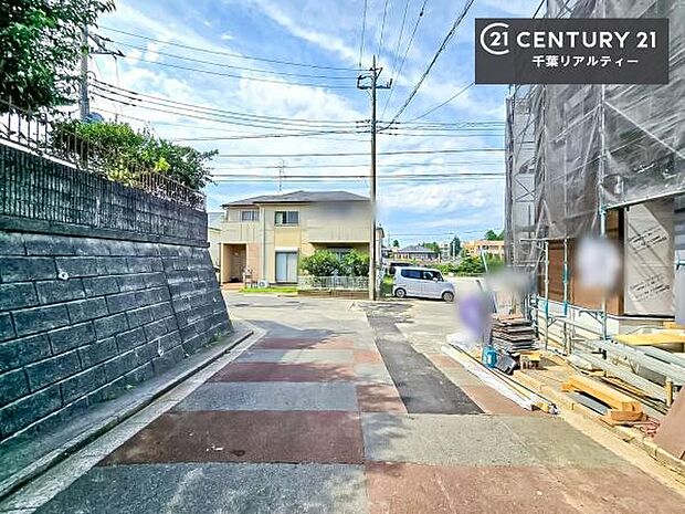 周辺環境や、お客様のご希望に合った物件も一緒にご案内を致します。住宅ローンアドバイザーによるご相談も承ります。当社はお問い合わせに即対応します!お待たせしません!