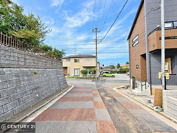 周辺環境や、お客様のご希望に合った物件も一緒にご案内を致します。住宅ローンアドバイザーによるご相談も承ります。当社はお問い合わせに即対応します!お待たせしません!