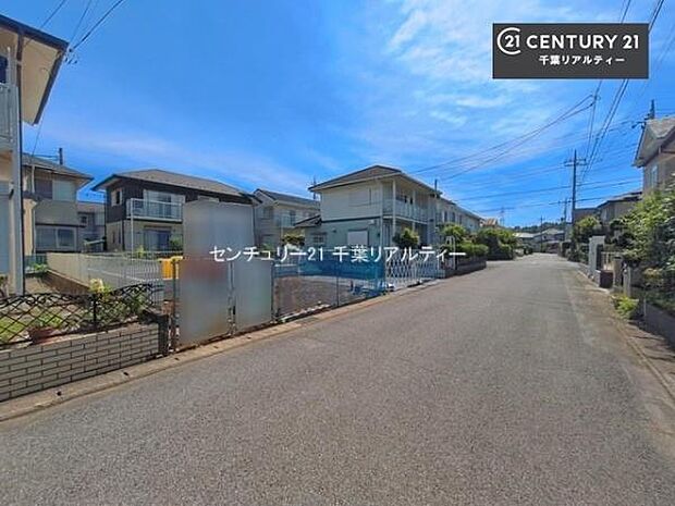 周辺環境や、お客様のご希望に合った物件も一緒にご案内を致します。住宅ローンアドバイザーによるご相談も承ります。当社はお問い合わせに即対応します!お待たせしません!