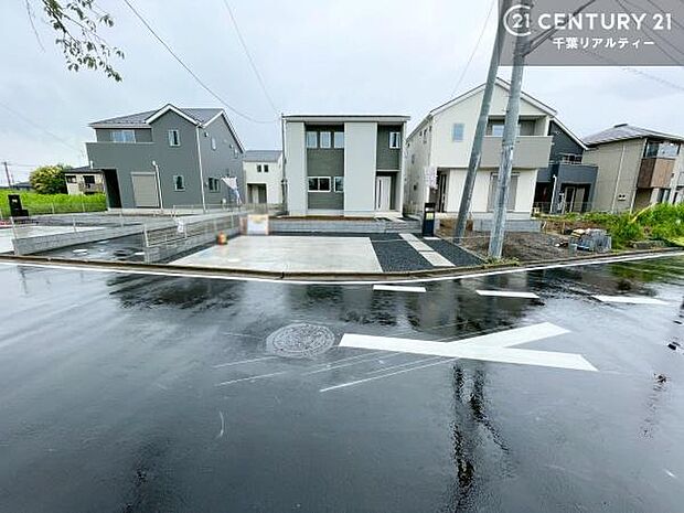 周辺環境や、お客様のご希望に合った物件も一緒にご案内を致します。住宅ローンアドバイザーによるご相談も承ります。当社はお問い合わせに即対応します！お待たせしません！