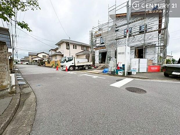 周辺環境や、お客様のご希望に合った物件も一緒にご案内を致します。住宅ローンアドバイザーによるご相談も承ります。当社はお問い合わせに即対応します!お待たせしません!