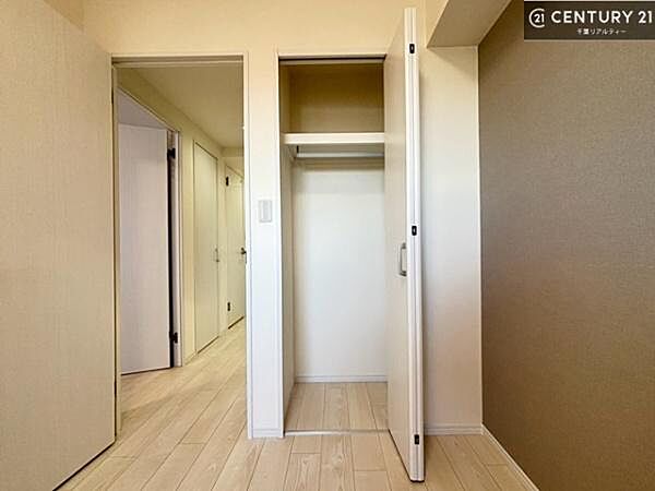 収納が充実しているからこそ、お部屋はいつも広々。掃除や片付けもラクになり、居心地の良い暮らしが続きます。