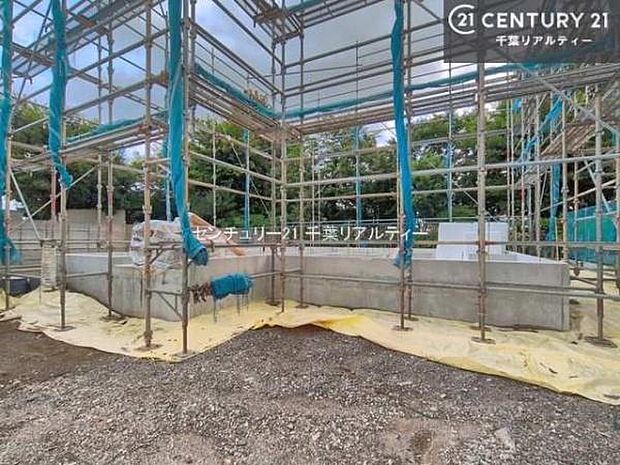 建築途中だからこそ分かる構造のしっかりさ。完成後は理想の住まいとしてお迎えします。これから仕上がる内装にも注目!新生活が楽しみになる住まいです。