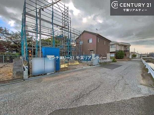 周辺環境や、お客様のご希望に合った物件も一緒にご案内を致します。住宅ローンアドバイザーによるご相談も承ります。当社はお問い合わせに即対応します!お待たせしません!