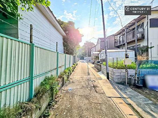 周辺環境や、お客様のご希望に合った物件も一緒にご案内を致します。住宅ローンアドバイザーによるご相談も承ります。当社はお問い合わせに即対応します!お待たせしません!