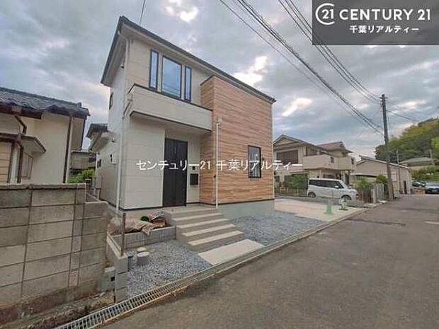 周辺環境や、お客様のご希望に合った物件も一緒にご案内を致します。住宅ローンアドバイザーによるご相談も承ります。当社はお問い合わせに即対応します!お待たせしません!
