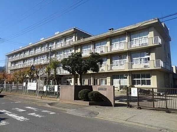 千葉市立幕張南小学校まで765m