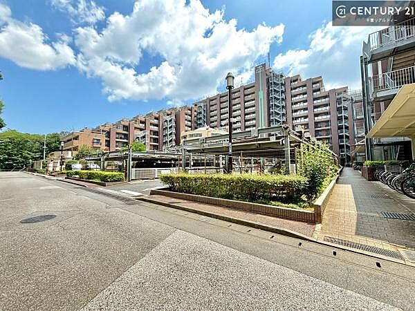 詳しい空き状況が知りたい場合はお気軽にお問い合わせください！周辺環境や、お客様のご希望に合った物件も一緒にご案内を致します。住宅ローンアドバイザーによるご相談も承ります。