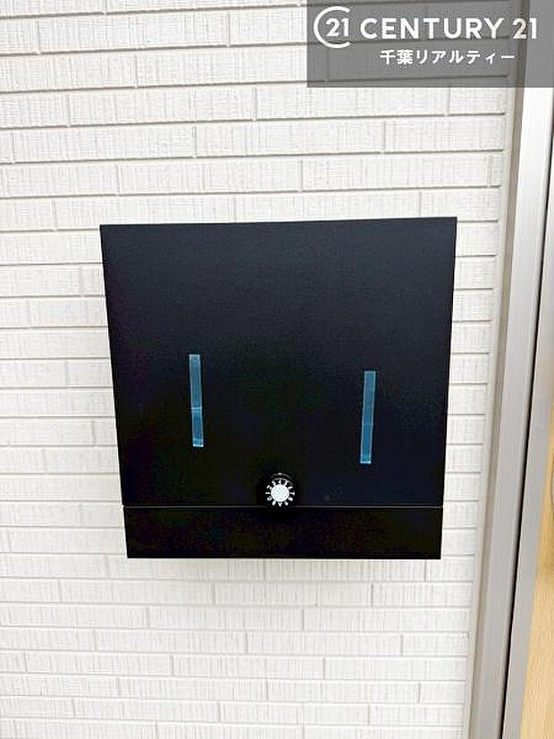 郵便ポスト付きで不在時でも荷物が受け取れてとっても便利!家にいなきゃいけないストレス回避!再配達の手間が省けます!