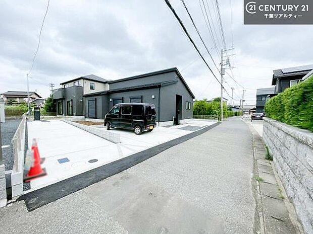 周辺環境や、お客様のご希望に合った物件も一緒にご案内を致します。住宅ローンアドバイザーによるご相談も承ります。当社はお問い合わせに即対応します!お待たせしません!