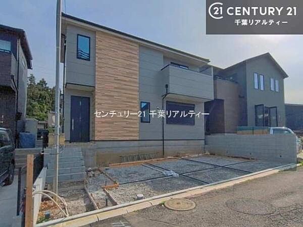 カースペース付きなのでマイカーをお持ちの方も安心ですね！ぜひ現地にてお確かめくださいませ！