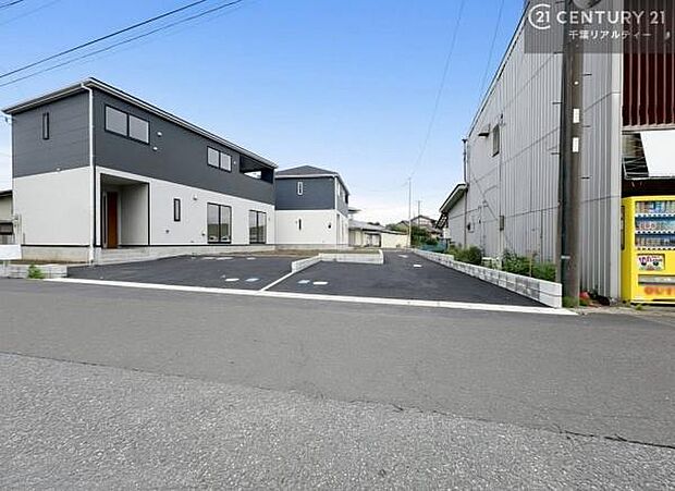 周辺環境や、お客様のご希望に合った物件も一緒にご案内を致します。住宅ローンアドバイザーによるご相談も承ります。当社はお問い合わせに即対応します!お待たせしません!