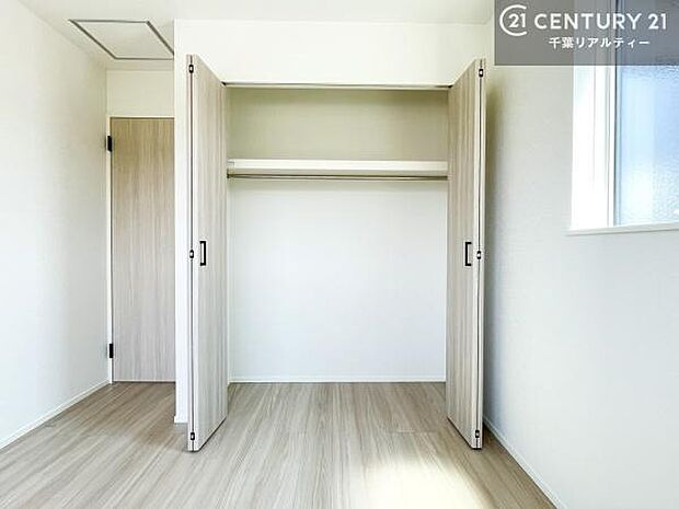収納が充実しているからこそ、お部屋はいつも広々。掃除や片付けもラクになり、居心地の良い暮らしが続きます。