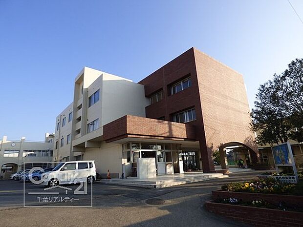 木更津市立請西小学校まで741m