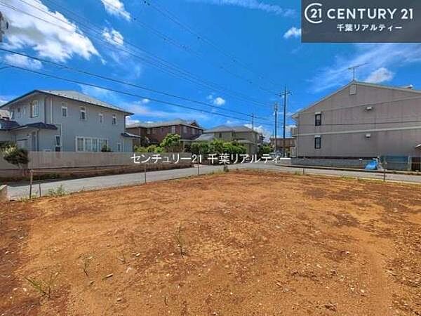 建築条件なし・更地渡しのため、お好きなハウスメーカーや工務店で理想の住まいを自由にプランニングできます。解体費用の心配がなく、すぐに建築計画をスタートできるのも嬉しいポイント！