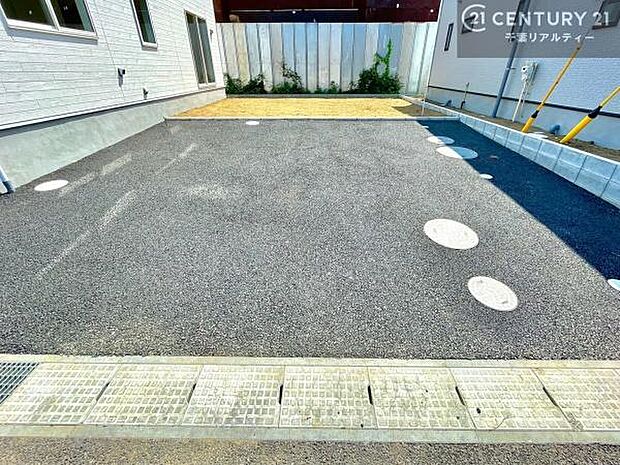 カースペース付きなのでマイカーをお持ちの方も安心ですね!ぜひ現地にてお確かめくださいませ!