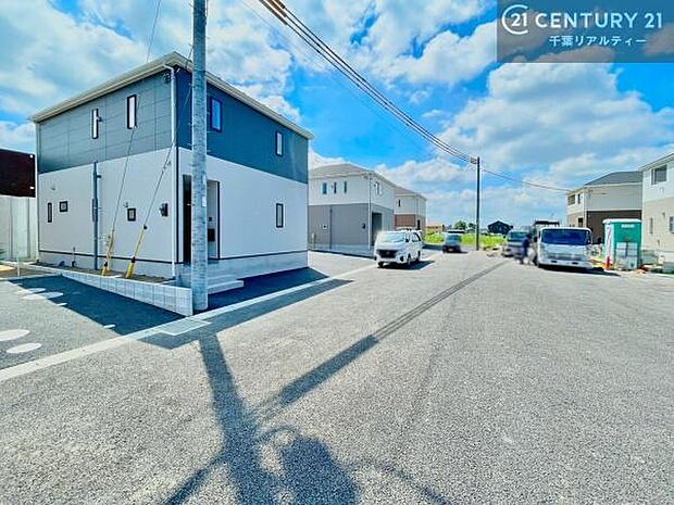 周辺環境や、お客様のご希望に合った物件も一緒にご案内を致します。住宅ローンアドバイザーによるご相談も承ります。当社はお問い合わせに即対応します!お待たせしません!