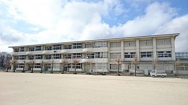 君津市立八重原中学校まで2176m