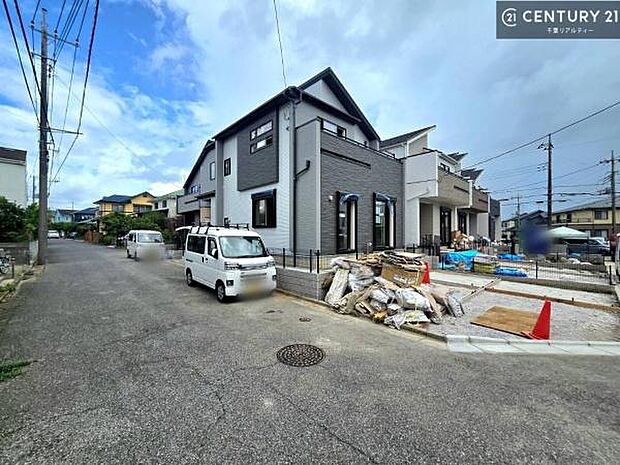 周辺環境や、お客様のご希望に合った物件も一緒にご案内を致します。住宅ローンアドバイザーによるご相談も承ります。当社はお問い合わせに即対応します!お待たせしません!