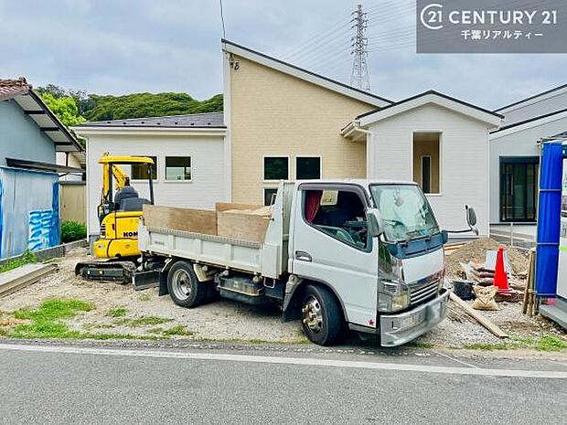 建築途中だからこそ分かる構造のしっかりさ。完成後は理想の住まいとしてお迎えします。これから仕上がる内装にも注目!新生活が楽しみになる住まいです。
