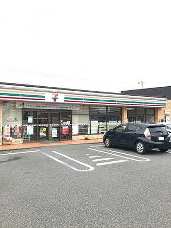 セブンイレブン木更津金田東店まで1448m