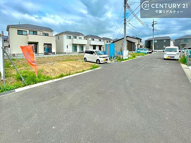 周辺環境や、お客様のご希望に合った物件も一緒にご案内を致します。住宅ローンアドバイザーによるご相談も承ります。当社はお問い合わせに即対応します!お待たせしません!