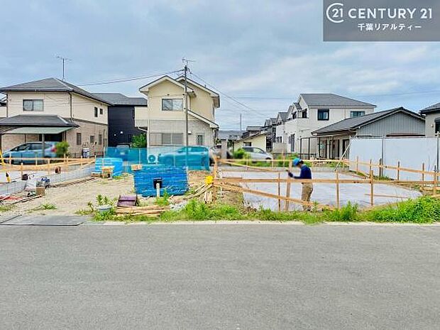 建築途中だからこそ分かる構造のしっかりさ。完成後は理想の住まいとしてお迎えします。これから仕上がる内装にも注目!新生活が楽しみになる住まいです。