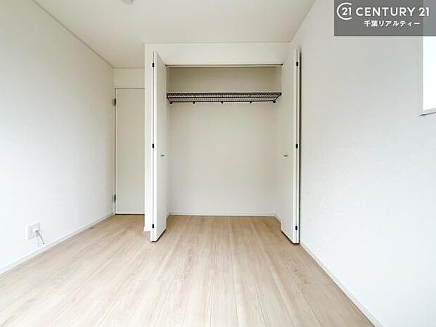 住空間をすっきり使うためには必須ポイントの収納スペースですよね。是非現地でご確認ください!(施工例)