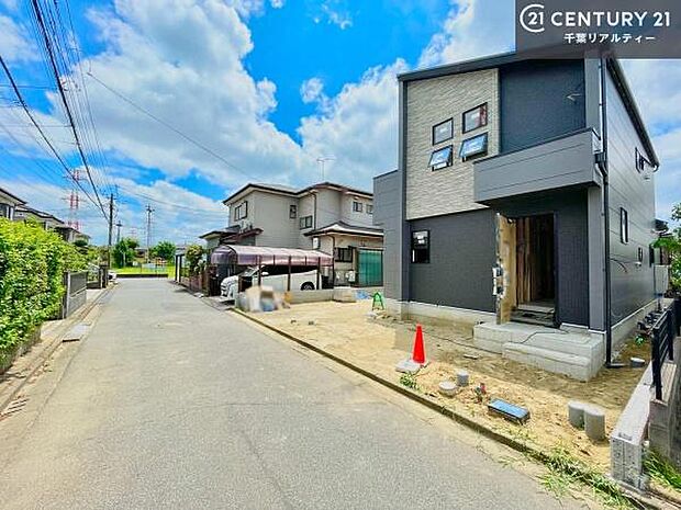 周辺環境や、お客様のご希望に合った物件も一緒にご案内を致します。住宅ローンアドバイザーによるご相談も承ります。当社はお問い合わせに即対応します!お待たせしません!