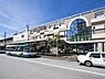 周辺：稲毛駅(JR 総武本線)まで1840m、バス便あり。