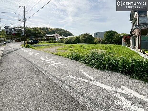 周辺環境や、お客様のご希望に合った物件も一緒にご案内を致します。住宅ローンアドバイザーによるご相談も承ります。当社はお問い合わせに即対応します!お待たせしません!