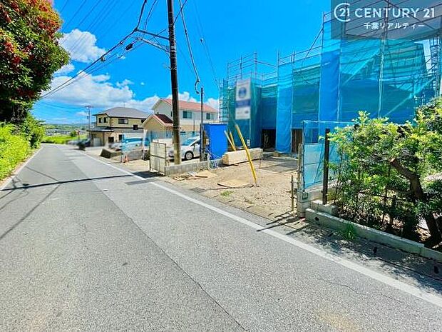 周辺環境や、お客様のご希望に合った物件も一緒にご案内を致します。住宅ローンアドバイザーによるご相談も承ります。当社はお問い合わせに即対応します!お待たせしません!