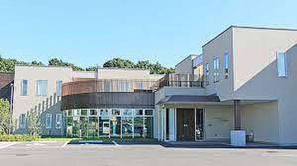 医療法人社団三友会三枝病院まで830m