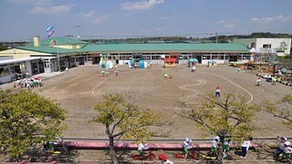 八幡台幼稚園まで1376m